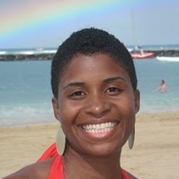 Meet your Posher, Rania - Picture 1 of 1